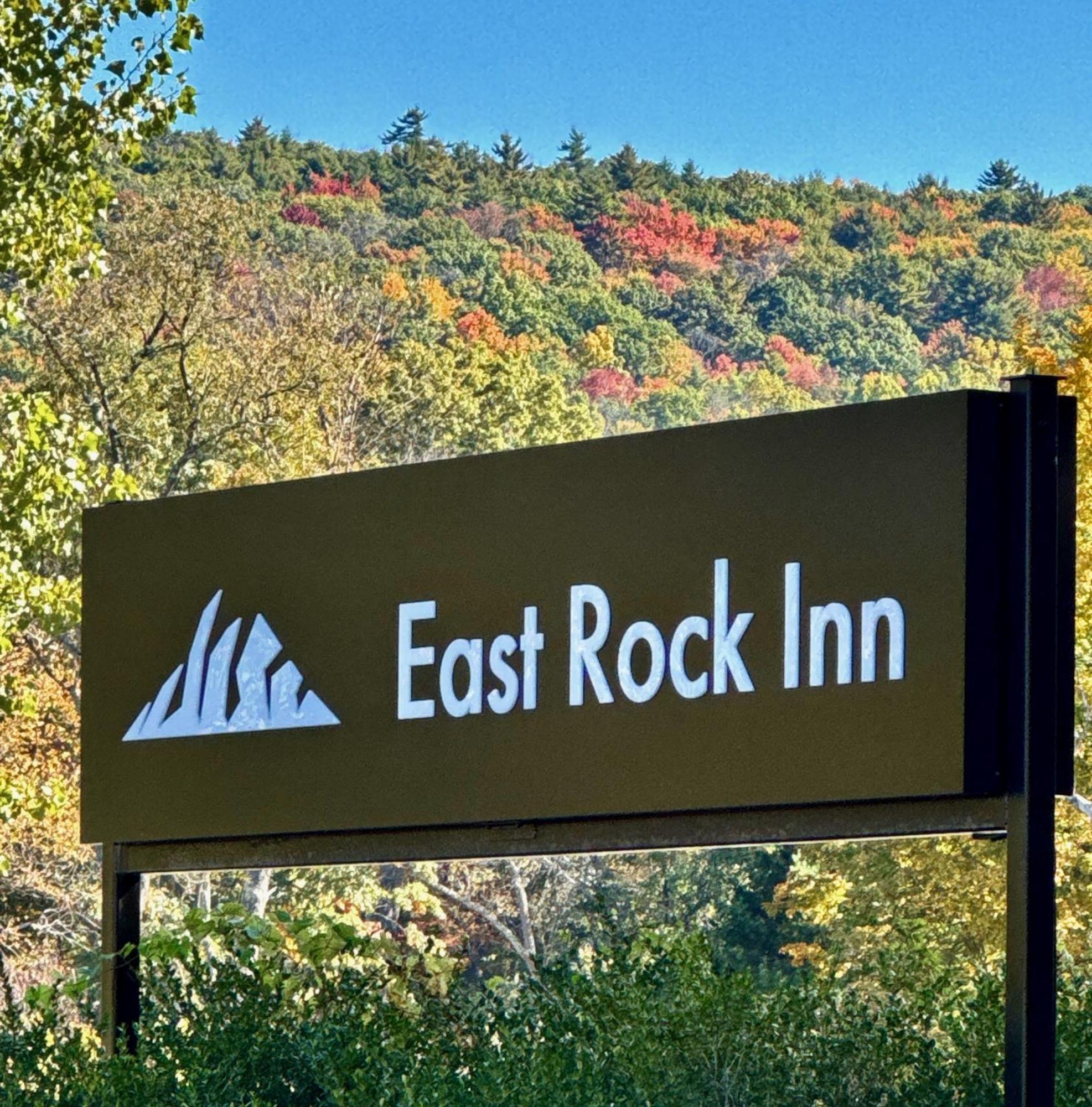 East Rock Inn 格利巴陵顿 外观 照片